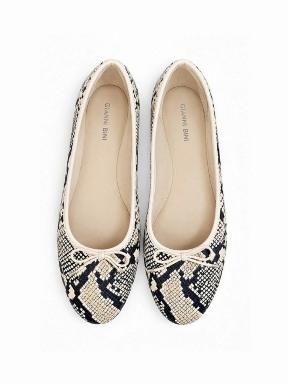 Gianni Bini Size 10 Snake Print Almond-Toe Flats in Cream & Black